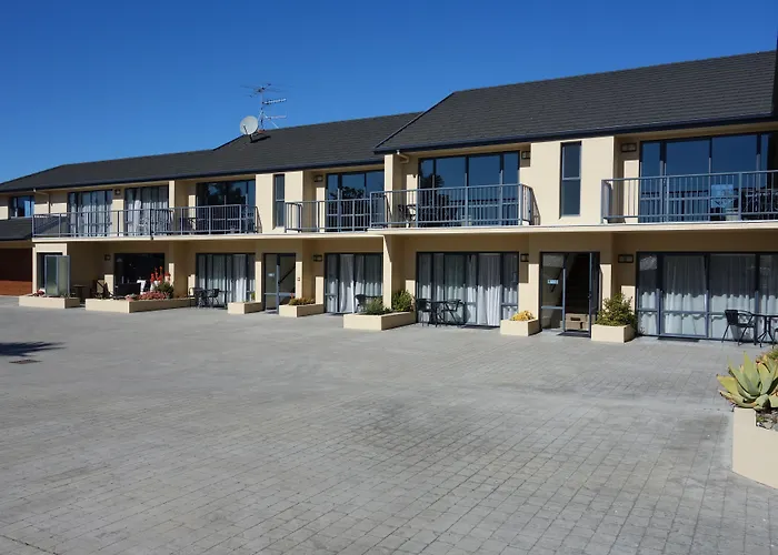 Avalon Manor Motel