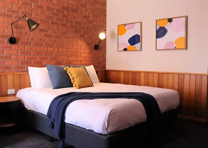 Golden River Motor Inn