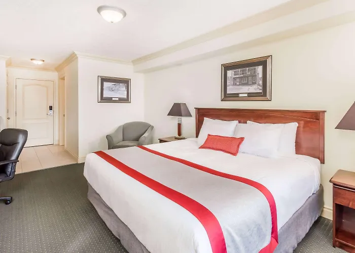 Ramada By Wyndham Hinton