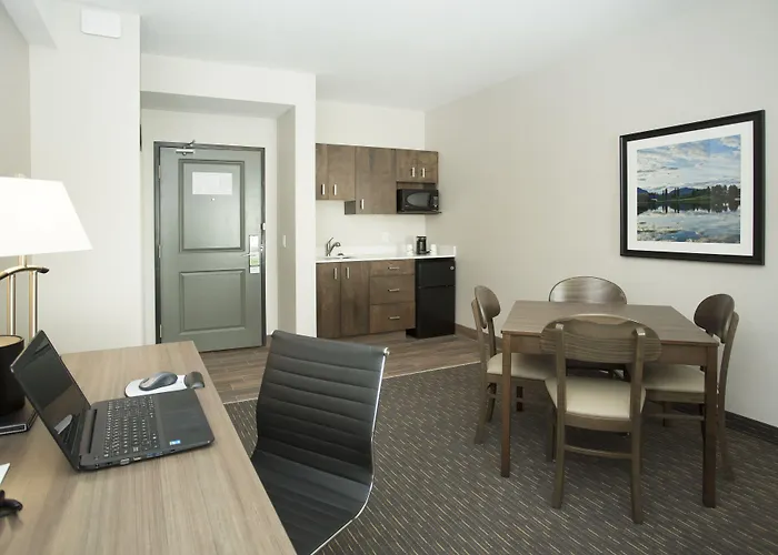 Wingate By Wyndham Calgary Airport
