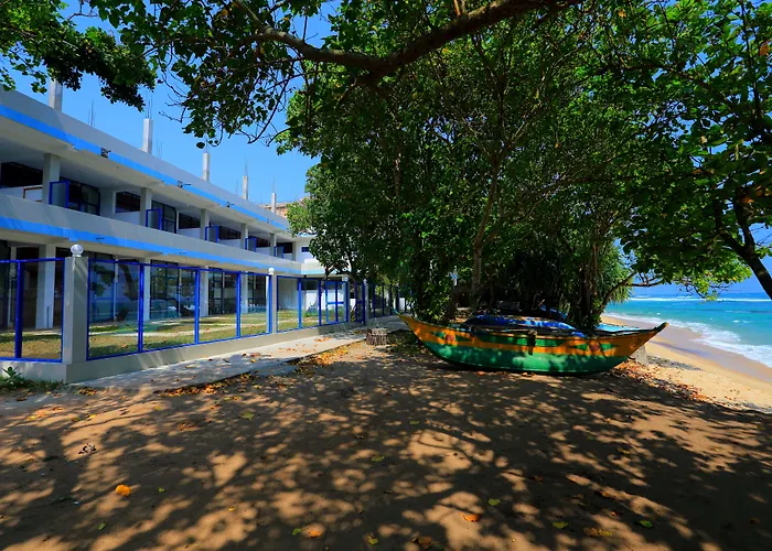 Paradise Beach Resort & Diving School Mirissa