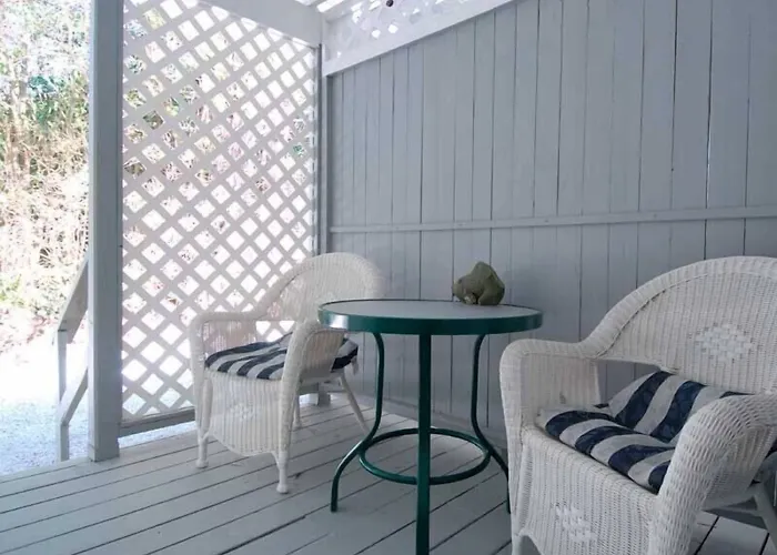 Seahorse Cottages - Adults Only
