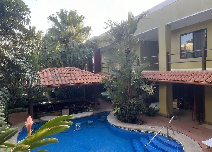 Hotel Iguana Verde
