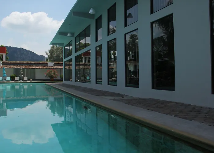 Hotel Balneario Parque Acuatico La Caldera