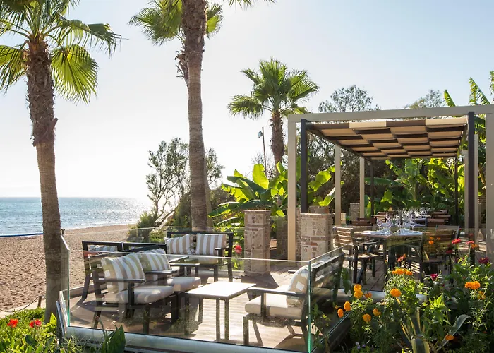 Ionion Beach Apartment Hotel&Spa Glífa