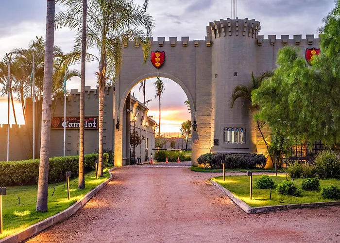 Pousada Camelot Inn