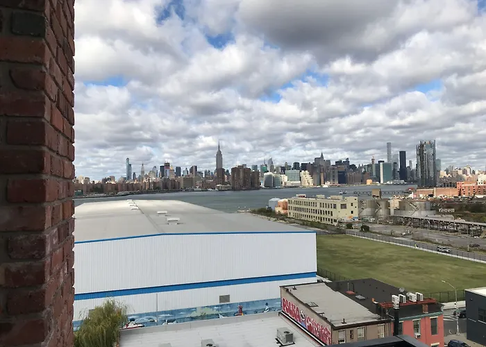Arlo Williamsburg