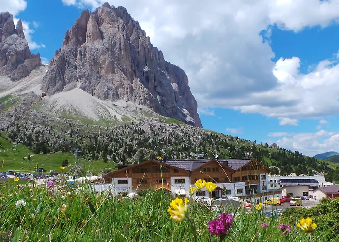 Passo Sella Dolomiti Mountain