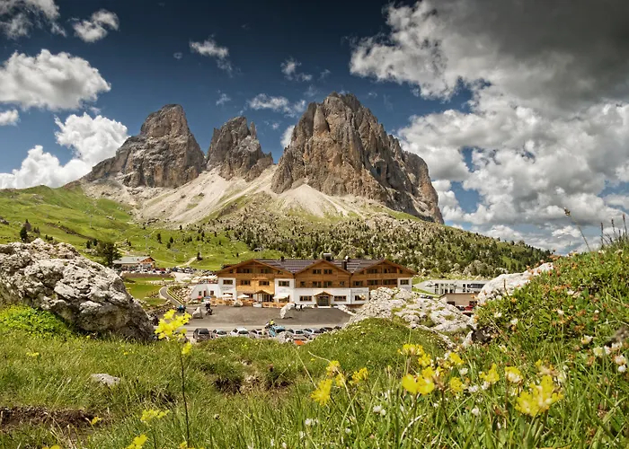 Passo Sella Dolomiti Mountain