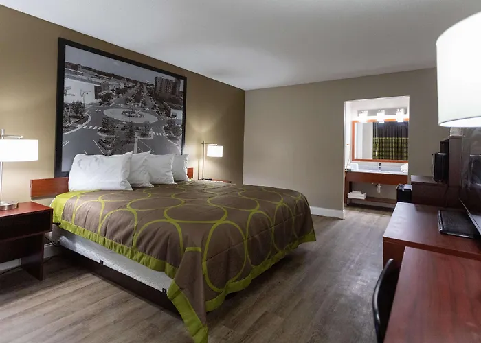 Super 8 By Wyndham Goldsboro Motel