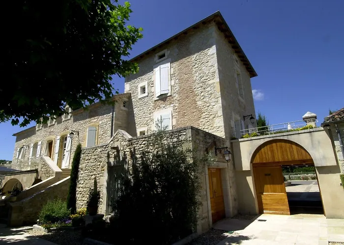 Hostellerie Clau del Loup - Logis Hotels