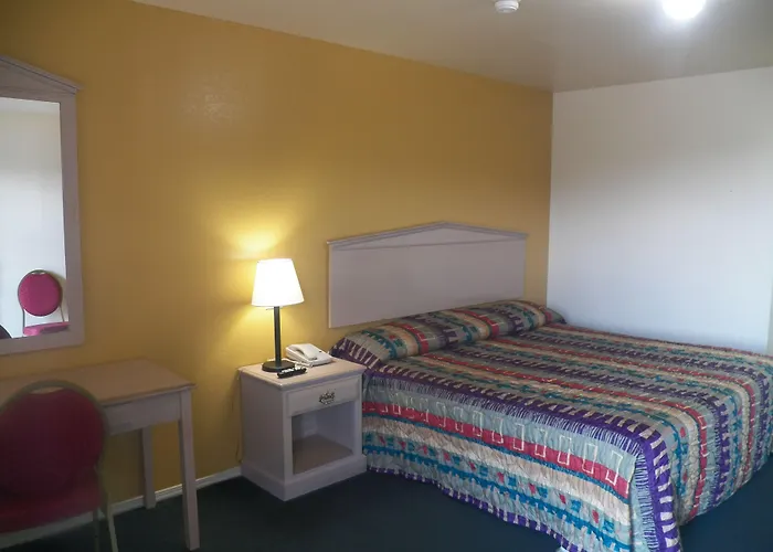 Sleepy Traveler Motel