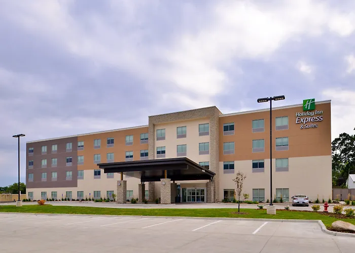 Holiday Inn Express & Suites - By Ihg