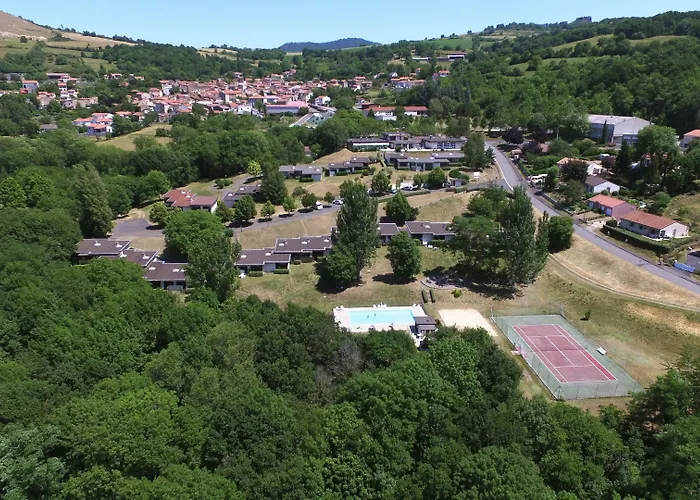 VVF Villages   Les Volcans d'Auvergne   Parent