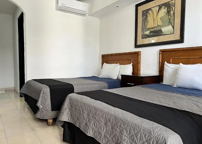 Zona Dorada Suites
