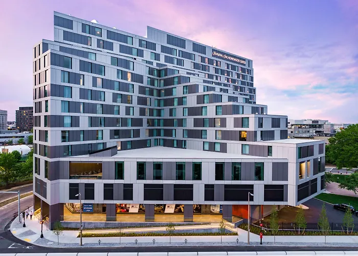 Hampton By Hilton At The Boston Seaport District