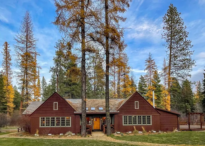 Lake Creek Lodge