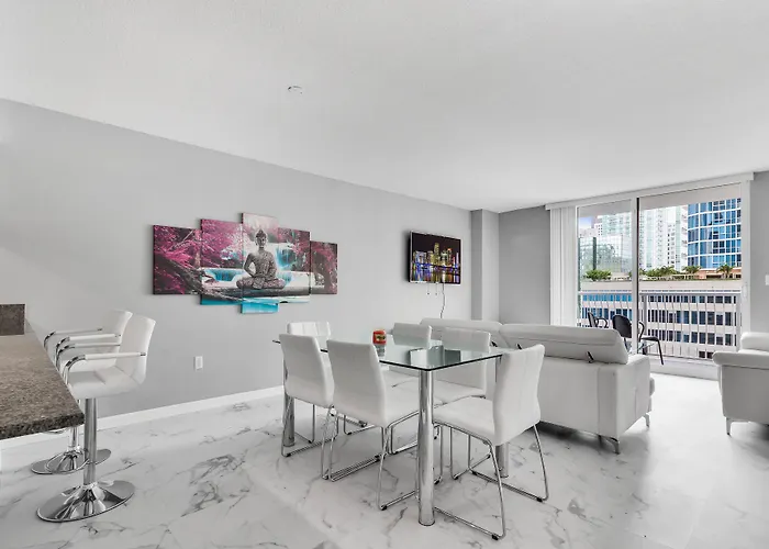 The Club At Brickell Bay Luxury Suites