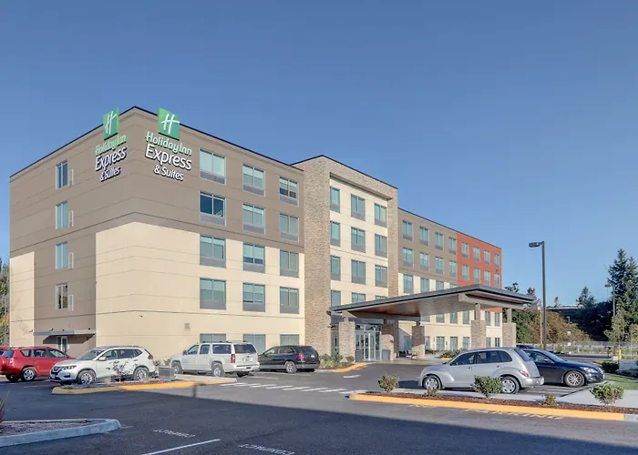 Auburn Hotels With Pool