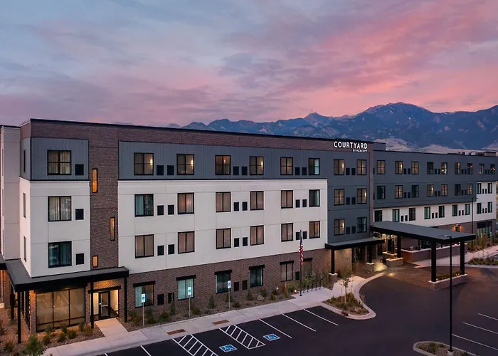 Courtyard By Marriott