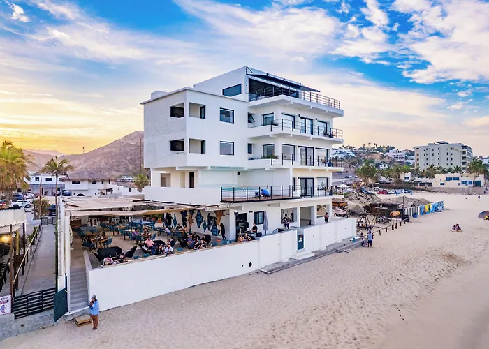Cabo Break Hotel
