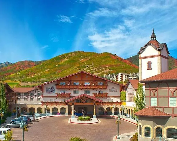 Midway Hotels With Pool