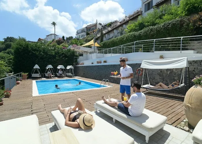 Marina 10 Design &SPA