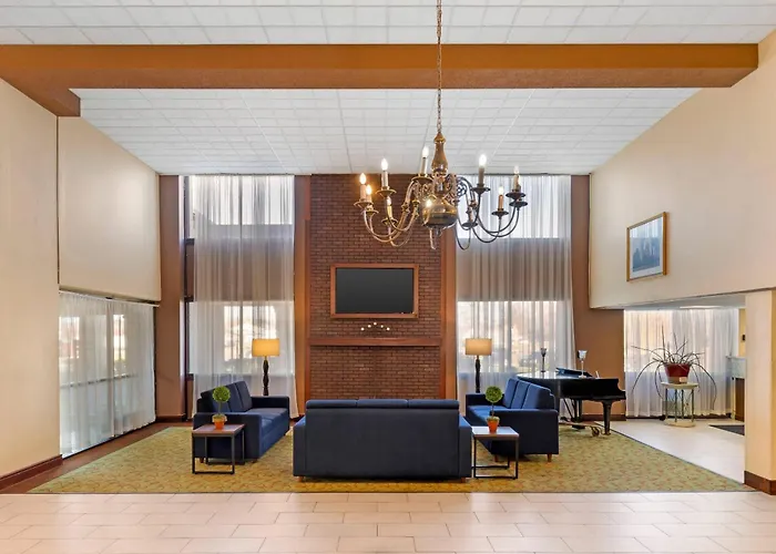 Clarion Hotel & Conference Center Lansing West