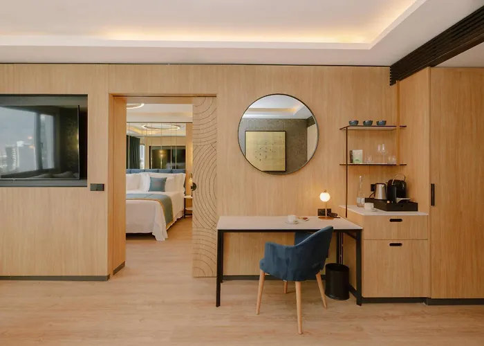 Hotel con piscina a Casablanca