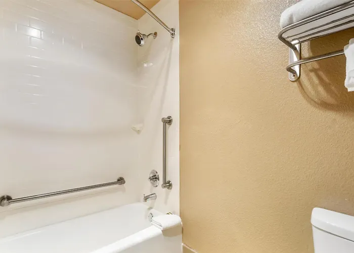 Best Western Plus Garden Court Inn