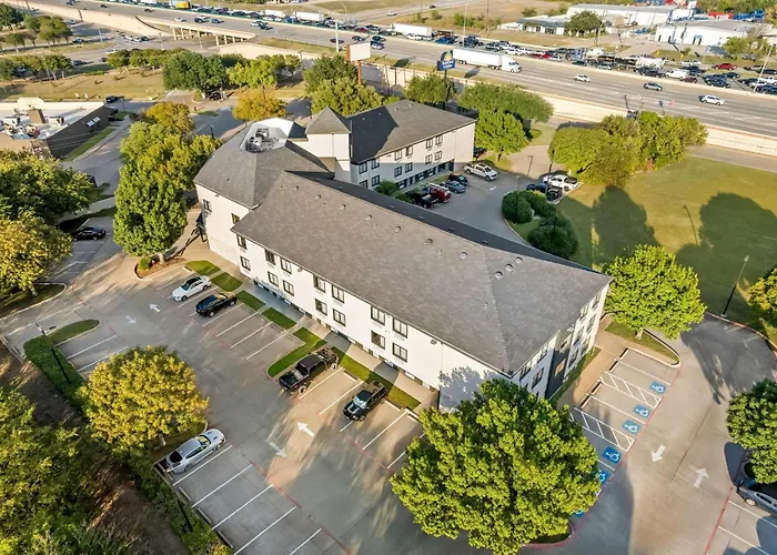 Days Inn & Suites By Wyndham Desoto