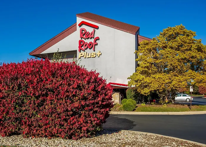 Red Roof Plus Chicago - Hoffman Estates