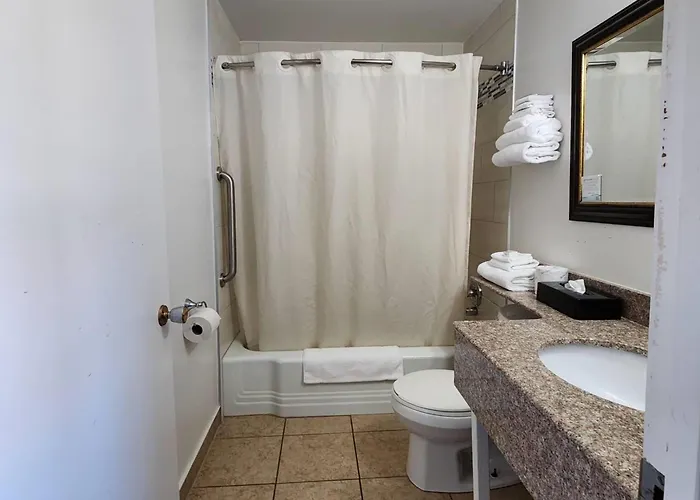Super 8 By Wyndham Pembroke