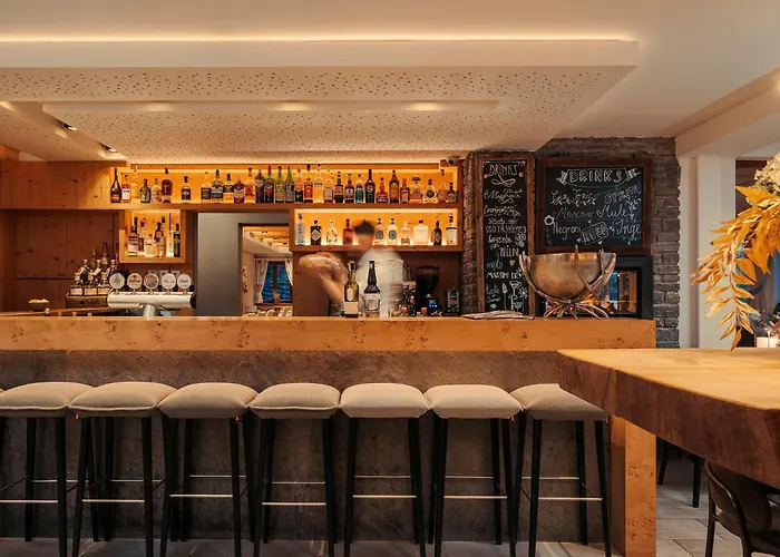 Helmhotel