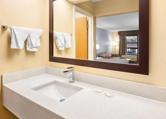 Quality Inn Perry - National Fairgrounds Area
