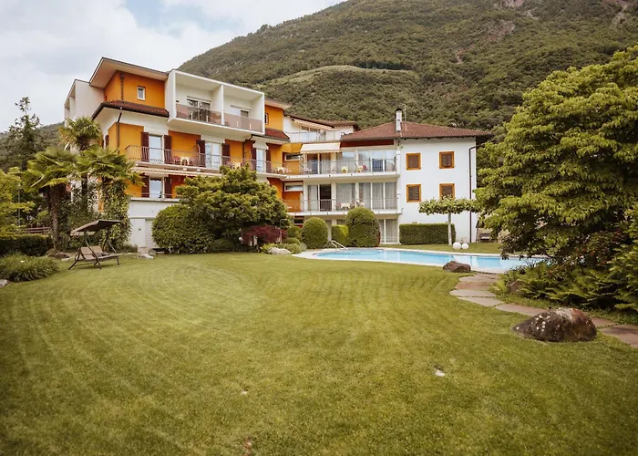 Hotel Garni Guenther Postal / Burgstall