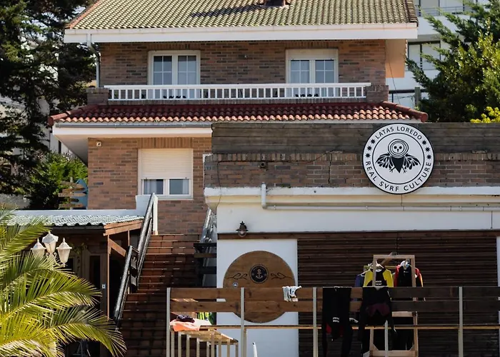 Loredo Surf House