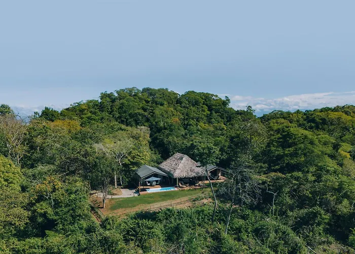 Isla Chiquita Glamping Hotel