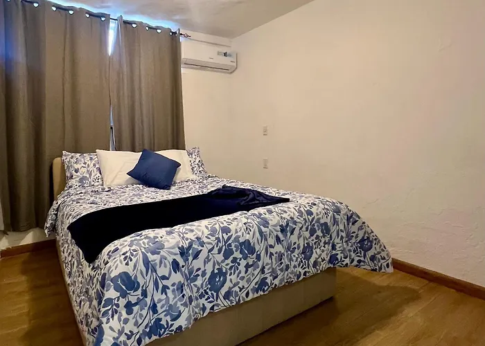 Villa Napoli Santa Ana
