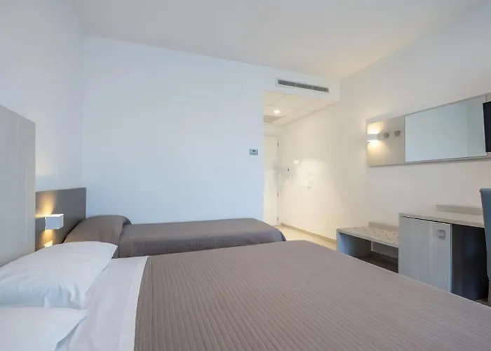 Nuovo HOTEL SETTIBI 20m dalla spiaggia