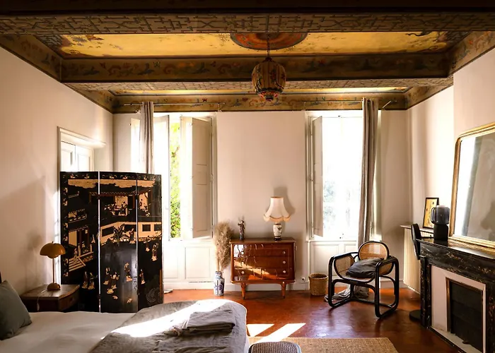 Maison Sumiane - Maison D Hotes Et Locations Avec Piscine