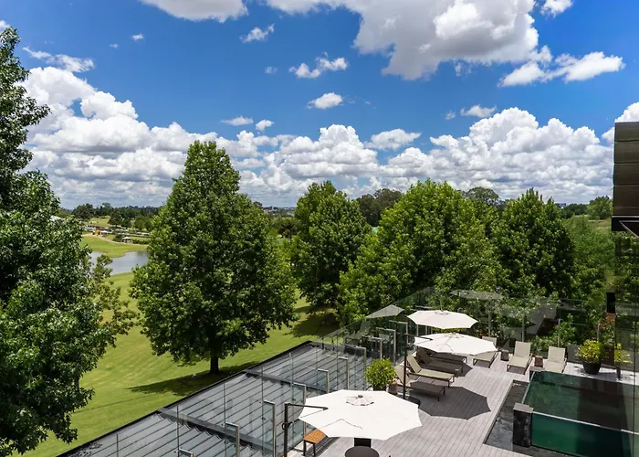 Suryaa Hotel Pinhais, Curio Collection By Hilton