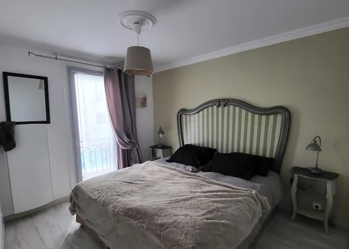 Remblai des Sables d'Olonne - 2 chambres - parking et piscine Les Sables-dʼOlonne