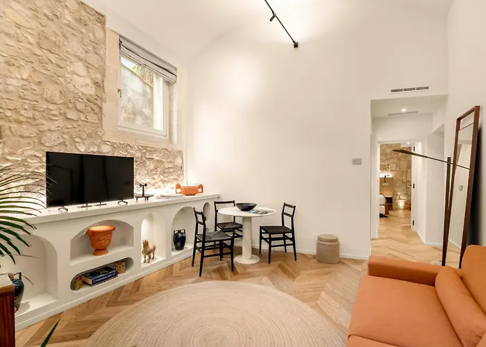 Cool Dreams Luxury Rooms