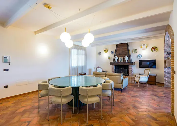 Exclusive Villa With Pool Near Caserta