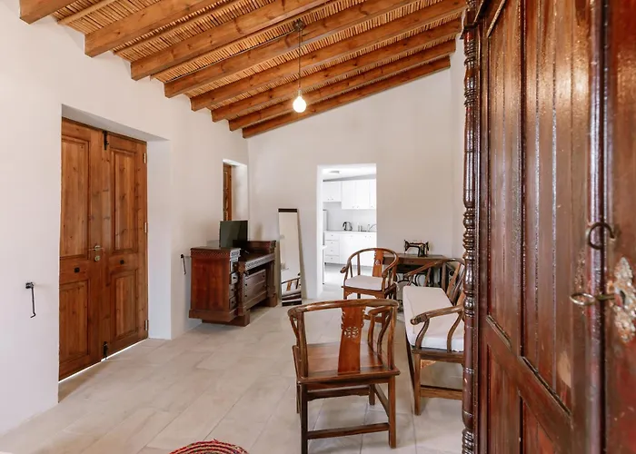 Stonehouse With Private Swimming Pool