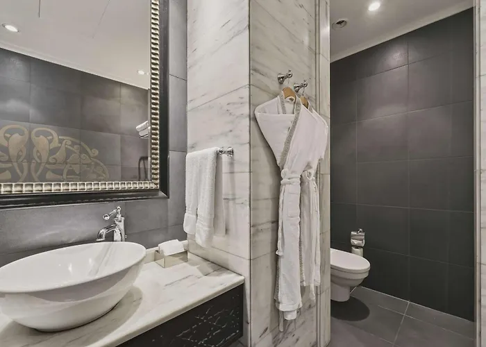 Zabeel Saray Royal Residences Lagoon Villa