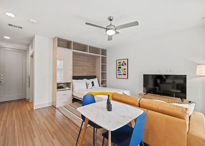 Placemakr Downtown