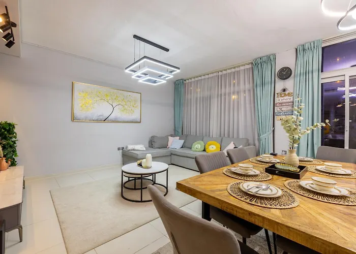 3-Bedroom Cozy Townhouse With Great Amenities In Dubai