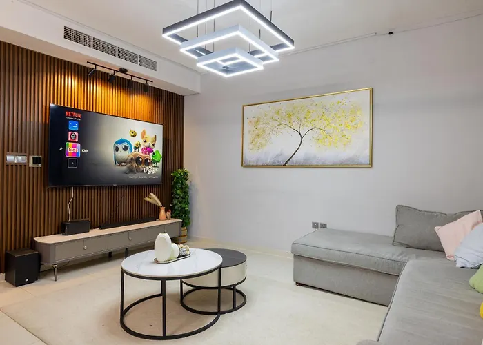 3-Bedroom Cozy Townhouse With Great Amenities In Dubai